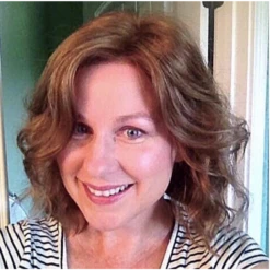 Julianne Petite Wig By Jon Renau -Wigs - Jon Renau www.wigsbypattispearls.com Jon Renau 5709 310